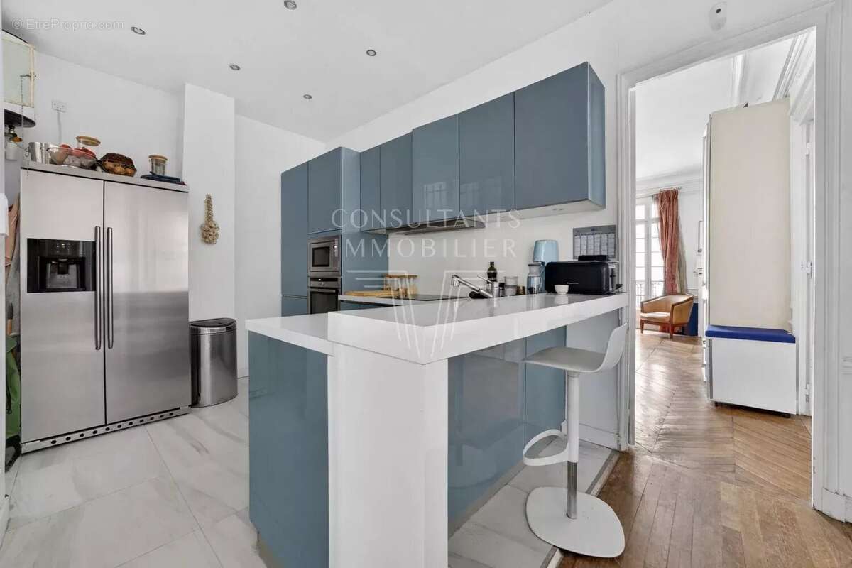 Appartement à PARIS-17E