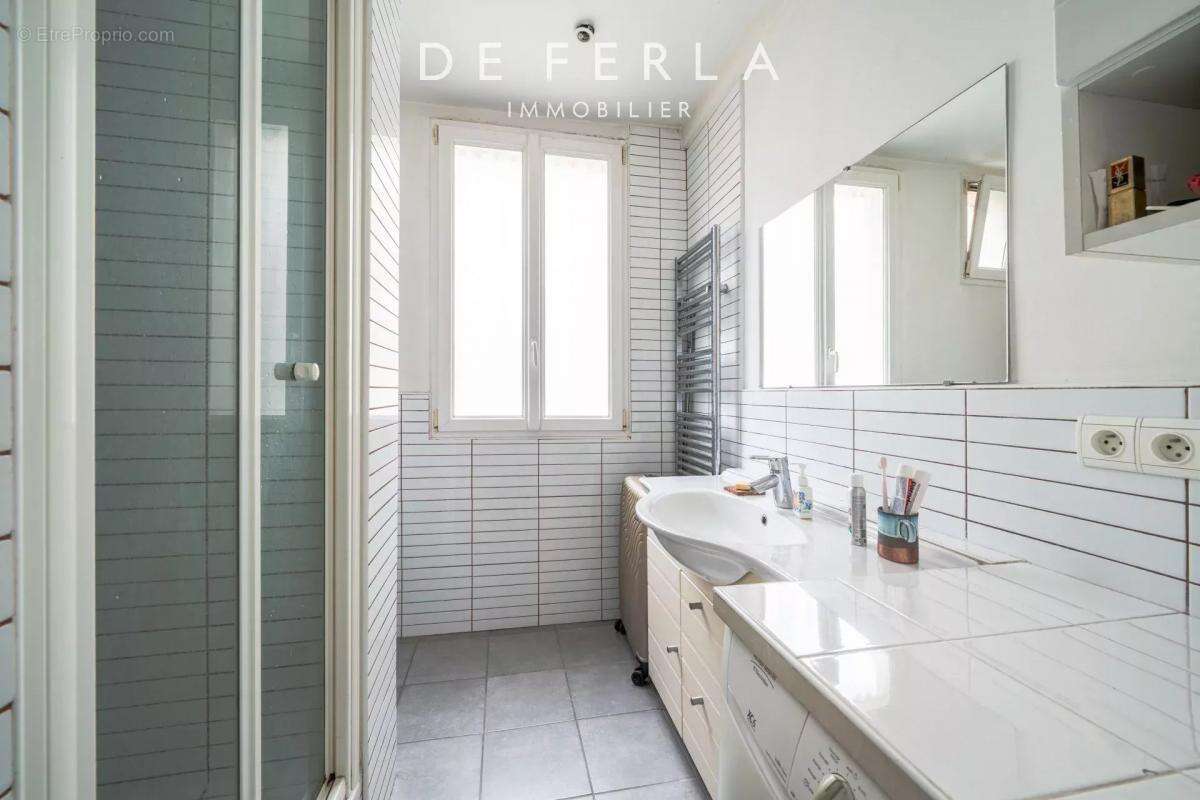 Appartement à PARIS-14E