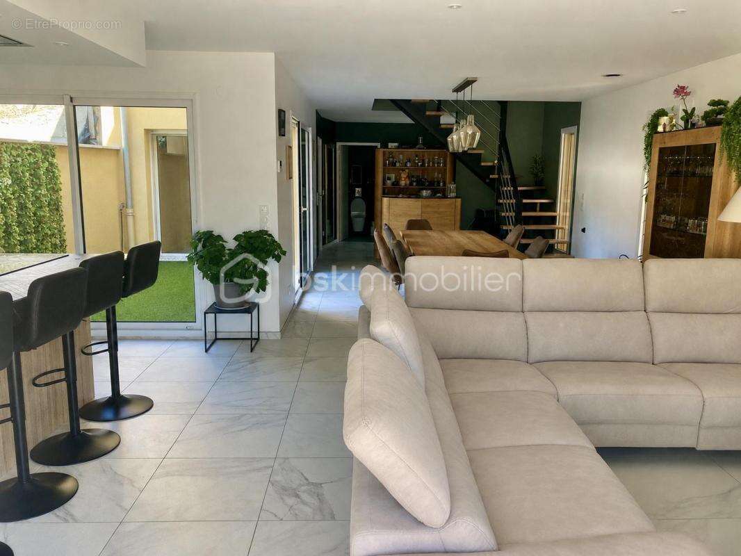Maison neuve de 170 m² avec terrain de 1500 m2 et local - photo 2