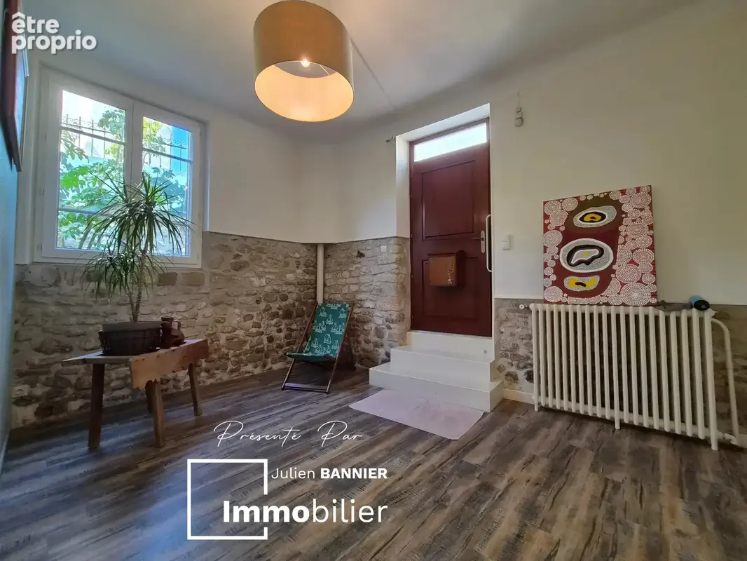 Maule hypercentre – Maison de caractère 250 m², 6 chambres, jardin clos, espace libéral et garage 3 voitures - photo 9