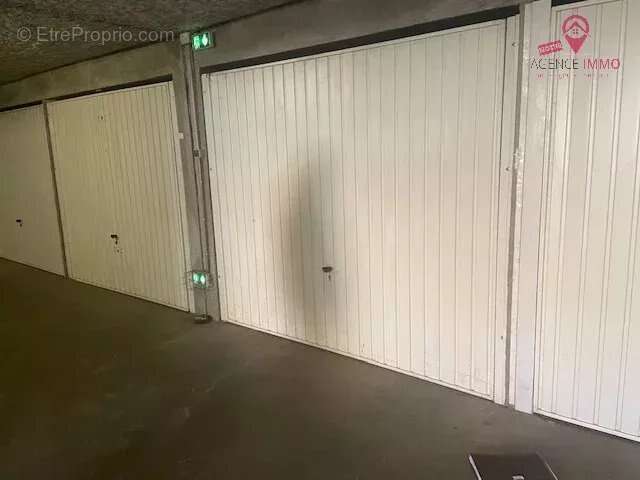 Parking à SAINT-FONS