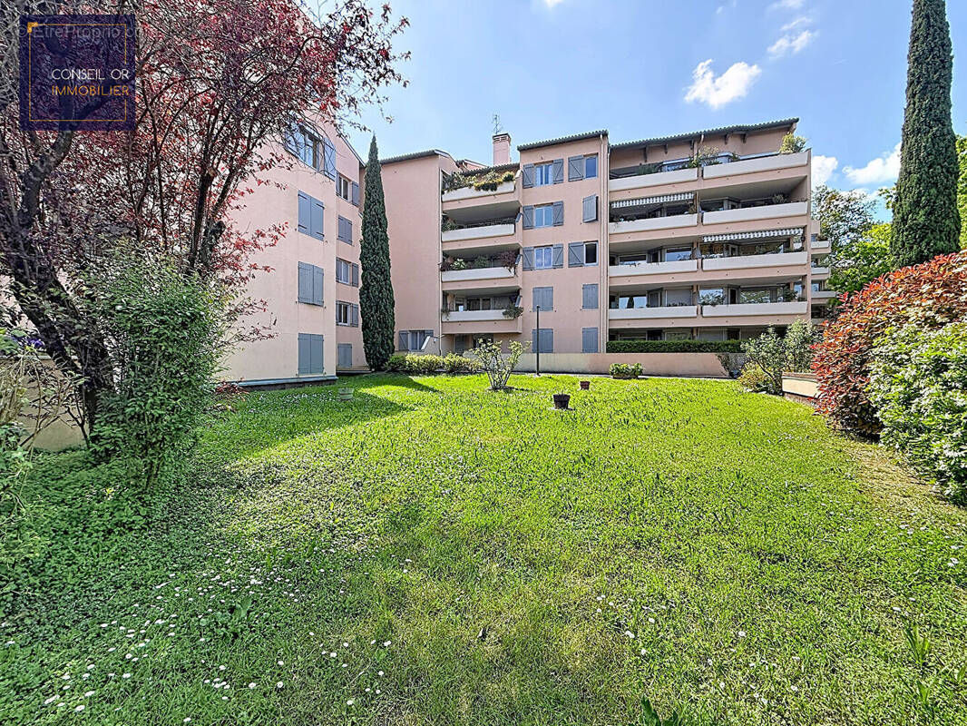 Appartement à SAINT-GENIS-LAVAL