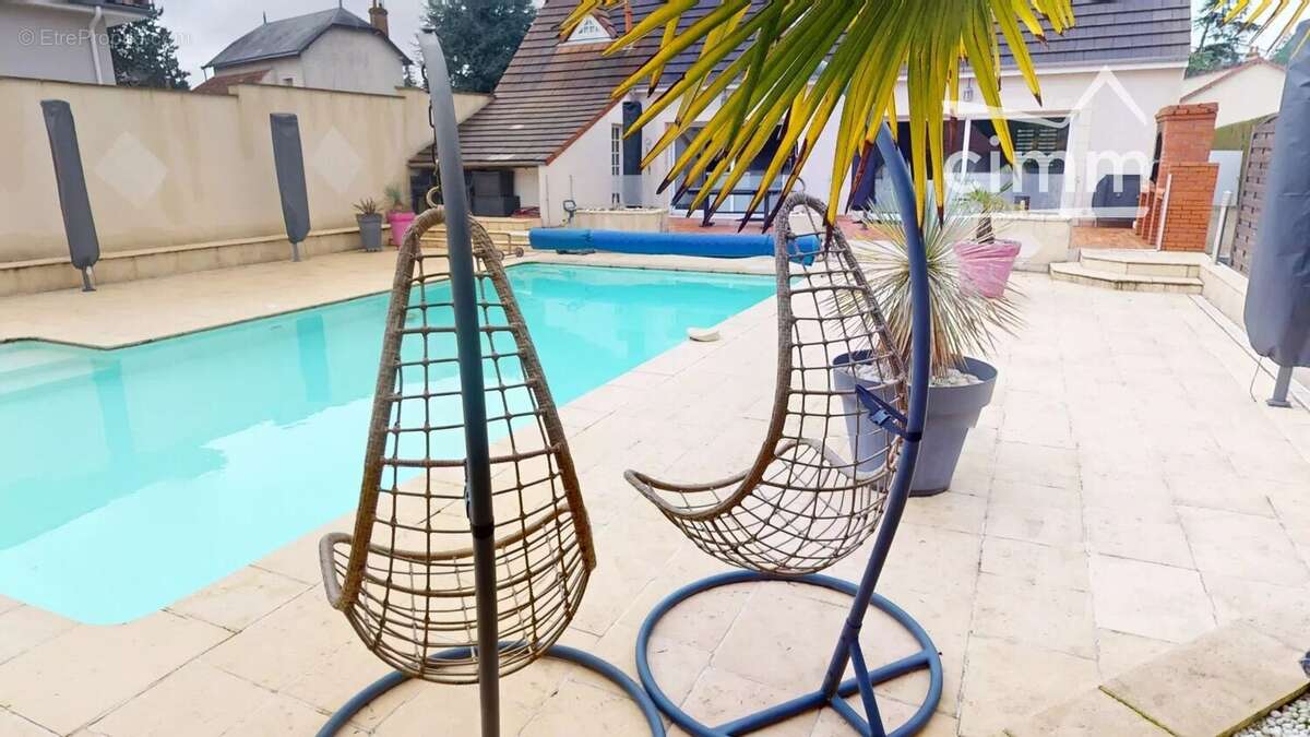 Maison avec piscine - saint cyr en val - photo 28