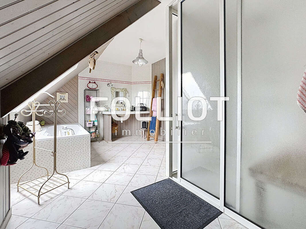 Maison à AGON-COUTAINVILLE