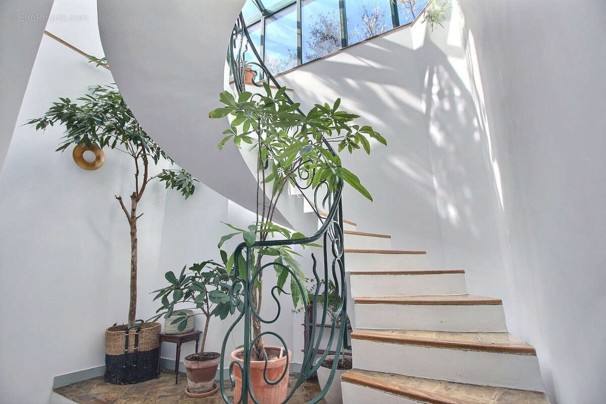 Maison à ISSY-LES-MOULINEAUX