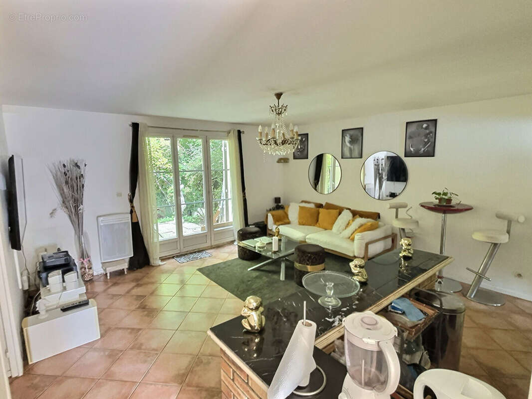 Appartement à EPERNON