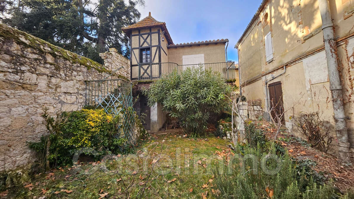 Maison à LARRAZET