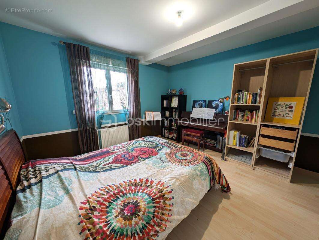 Maison à CHAMPS-SUR-MARNE