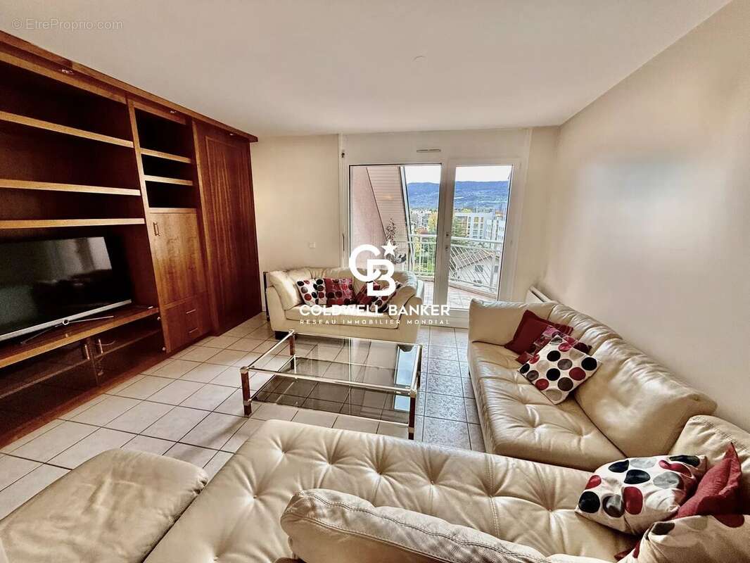 Magnifique attique en duplex dans une jolie copro d'Ambilly 74100 - photo 3