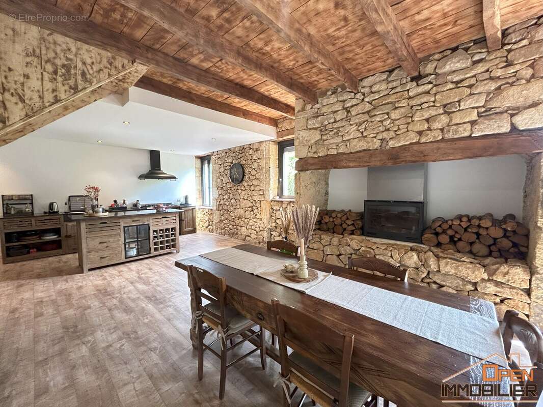 Maison 161 m² à Milhac  - photo 546