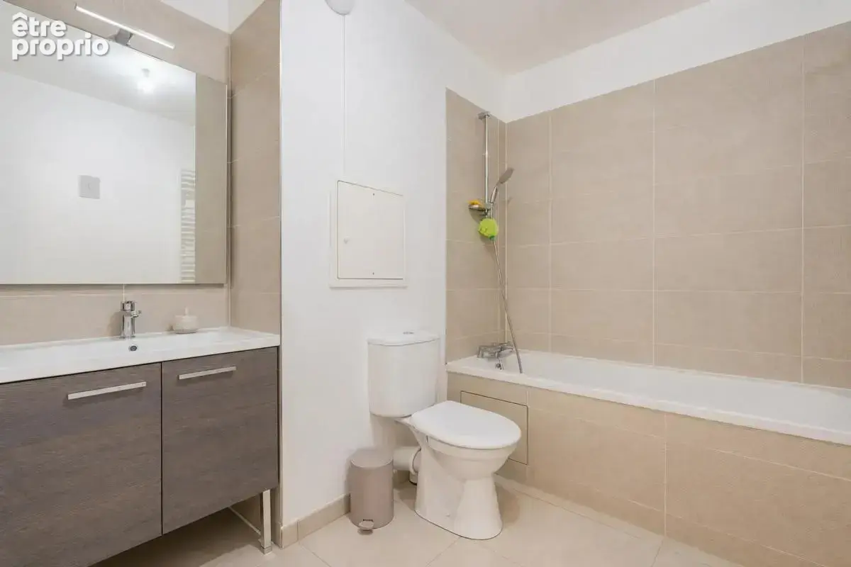 Appartement de 4 pièces de 83 m² à Romainville - photo 8