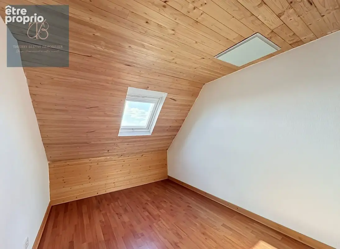 Maison familiale avec jardin et garage - photo 9