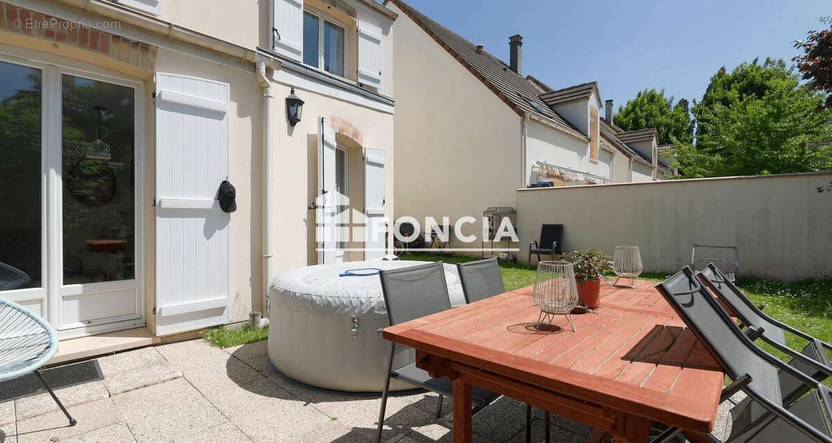 Maison à DAMMARIE-LES-LYS