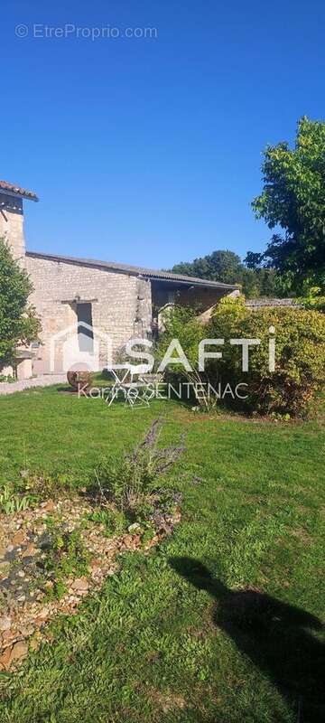 Maison 160 m² à La Roche-Rigault  - photo 6