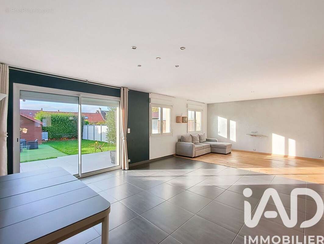 Photo 2 - Maison à QUERRIEU