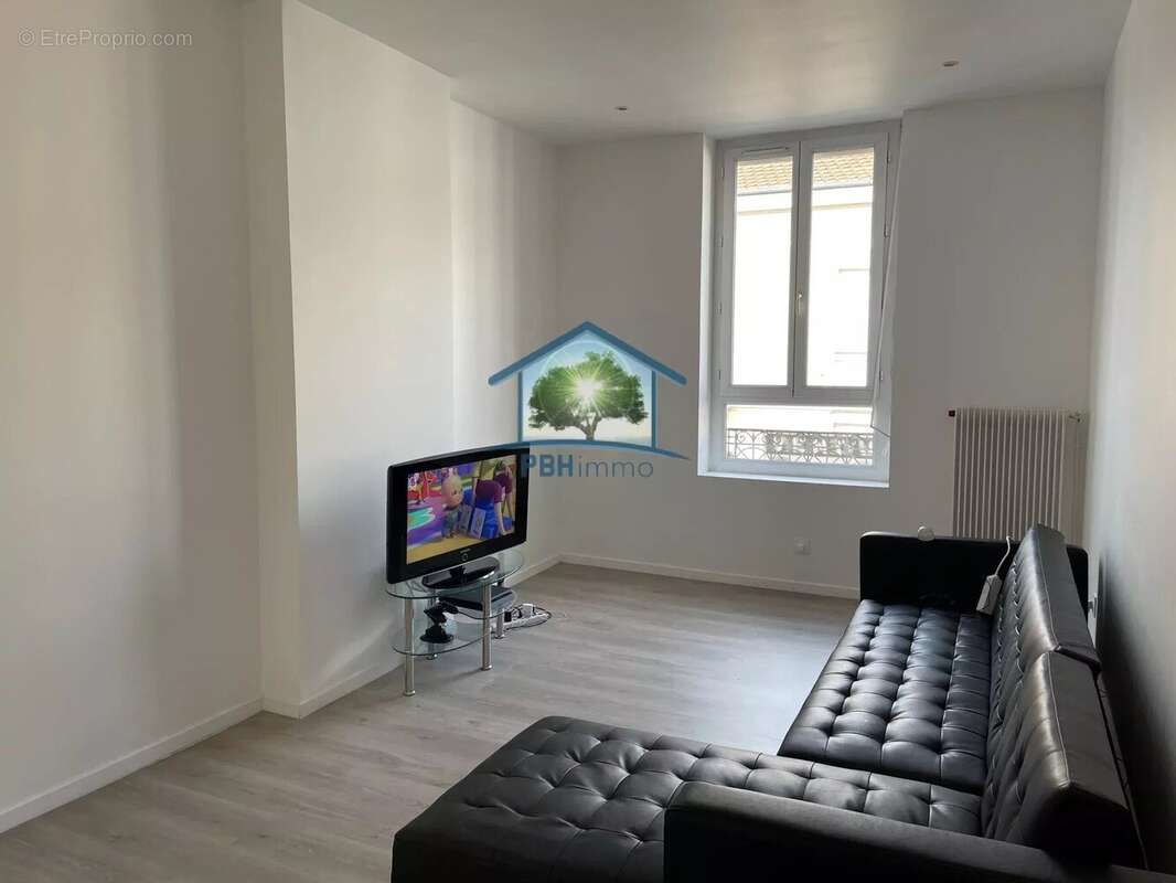 La Ricamarie Immeuble 3 appartements, commerce, 2 garages - photo 2