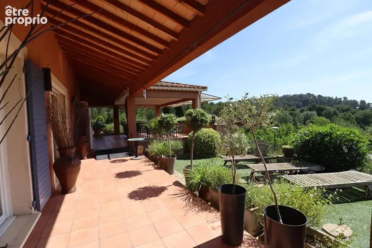 Maison Villeneuve Les Avignon 5 pièce(s) 221 m2 - photo 4