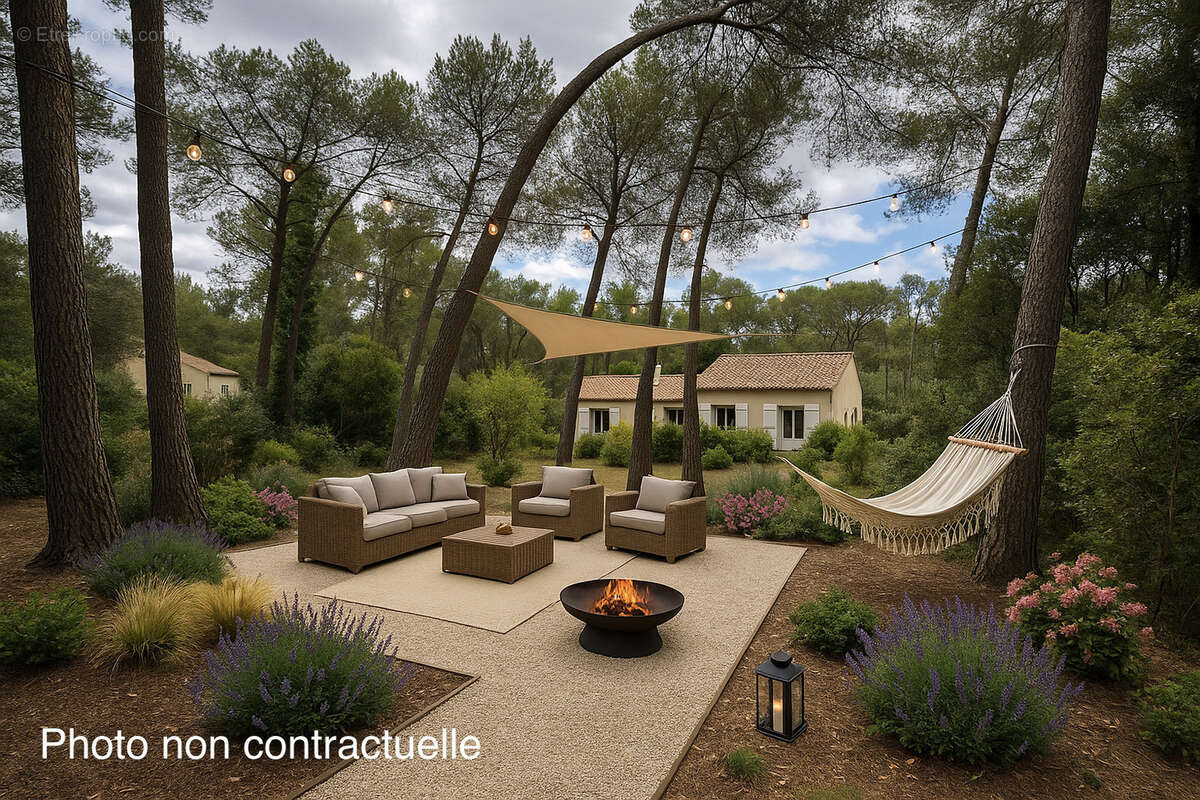 Maison à SAINT-CLEMENT-DE-RIVIERE