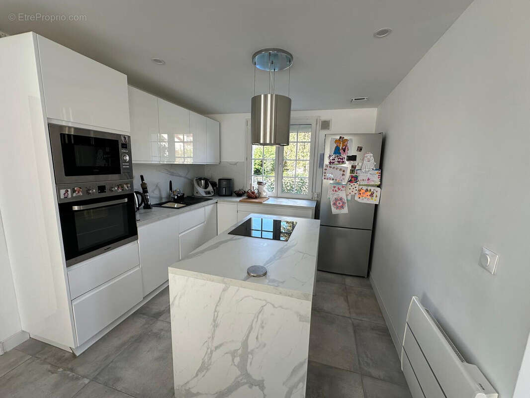 Maison à SAVIGNY-LE-TEMPLE