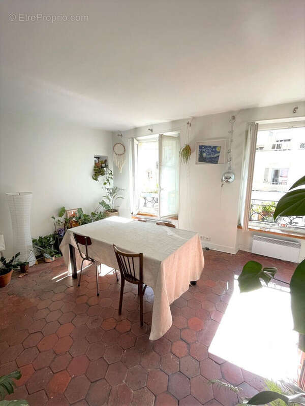 Appartement à PARIS-10E