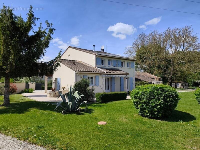 Maison à LA COURONNE