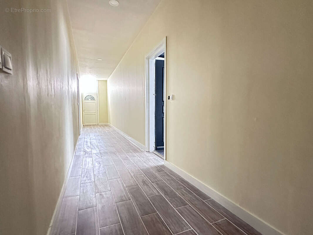 Immeuble de rapport - 3 appartements  et garage -Fort potentiel Soyaux - photo 6