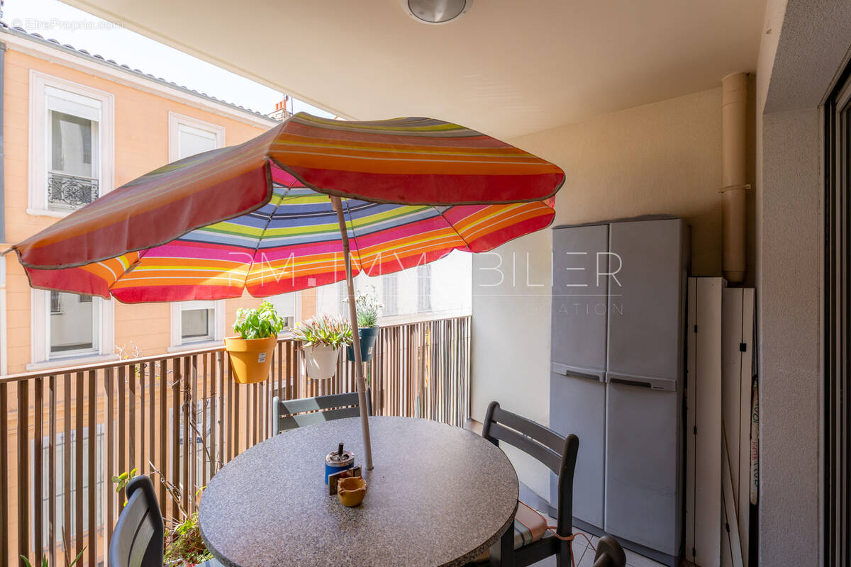 Appartement à MARSEILLE-4E