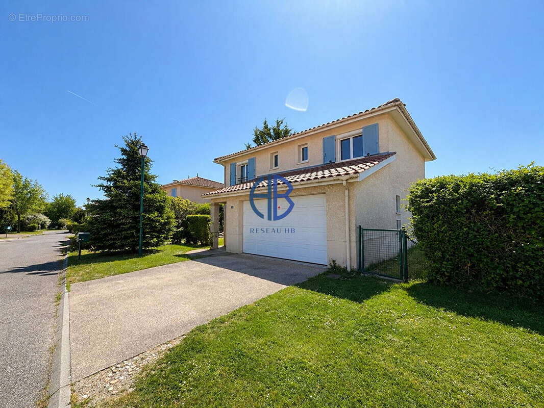 Maison à L'ISLE-D'ABEAU