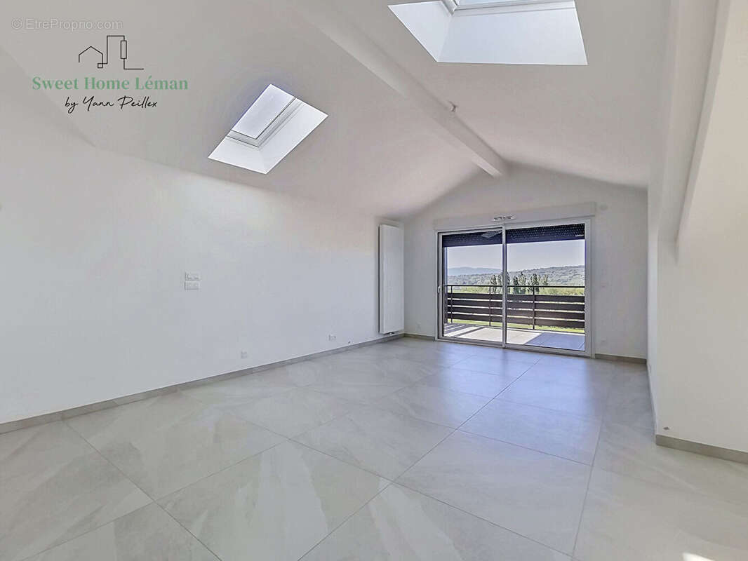 Appartement à BRENTHONNE