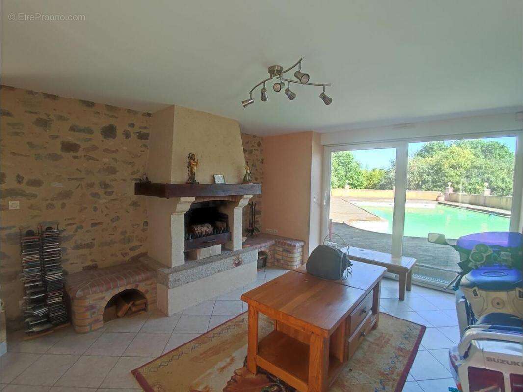 Maison à SAINT-OUEN-DE-MIMBRE