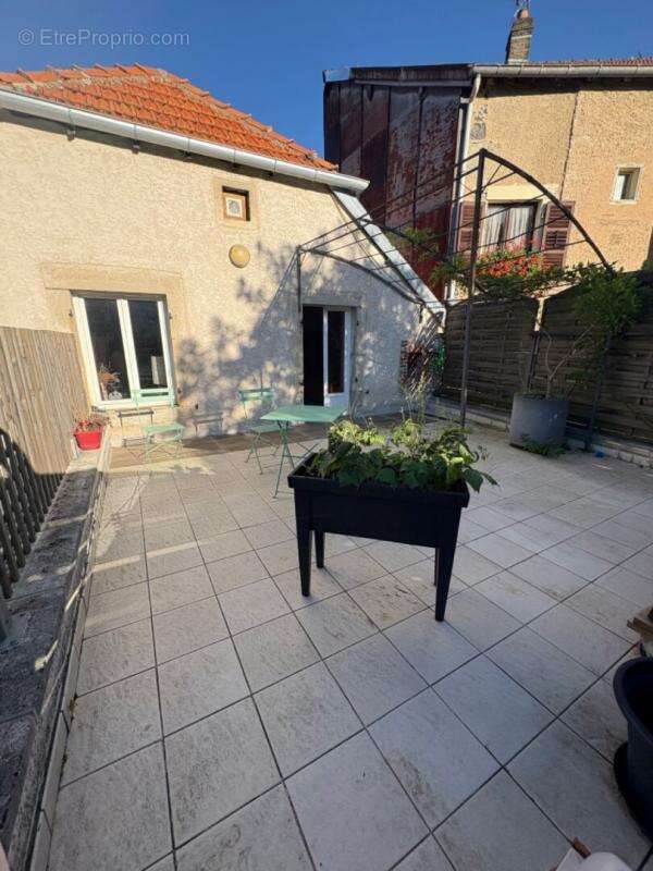 Appartement à ECHENOZ-LA-MELINE