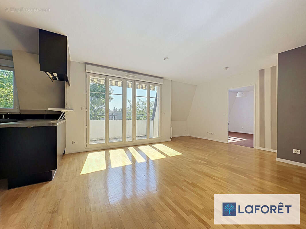 Appartement à LE PLESSIS-TREVISE
