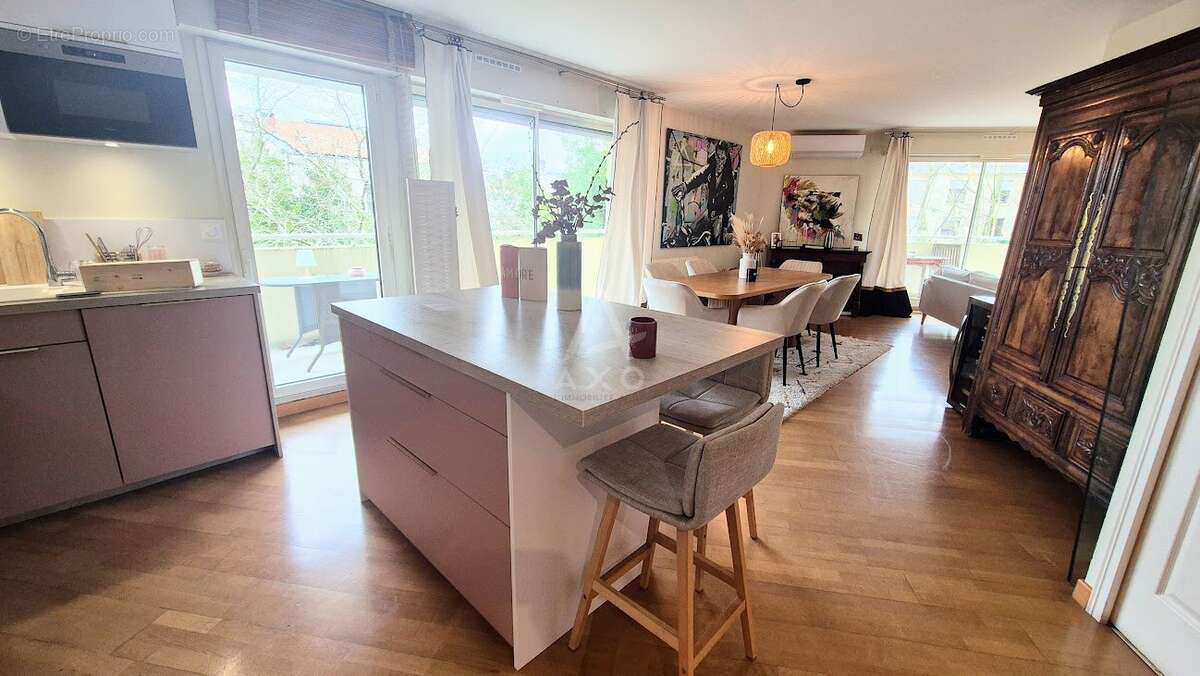 Bordeaux SAINT SEURIN Bel Appartement de standing vue sur jardins 3 chambres - photo 2