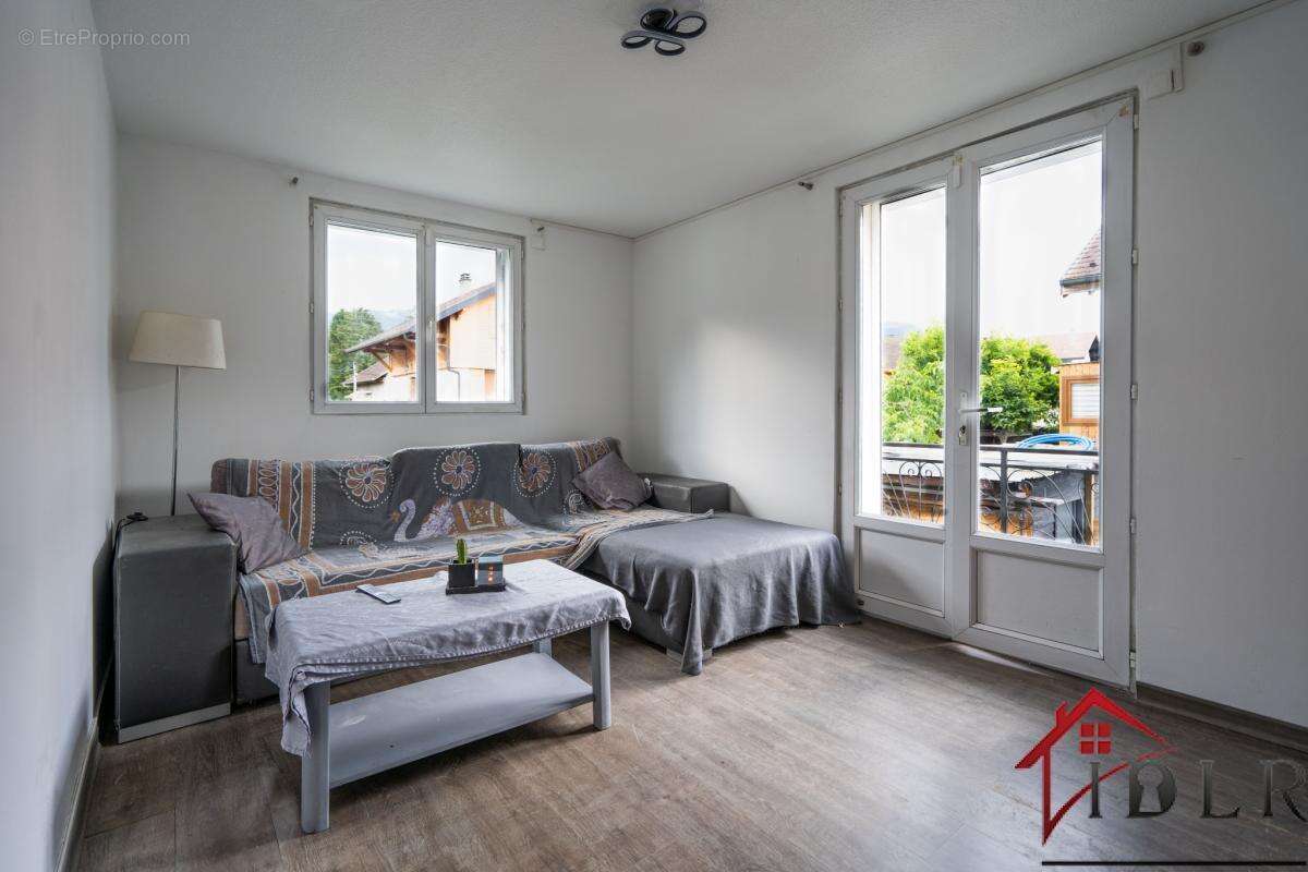 À Cluses La Sardagne, T4 avec terrasse et jardin - photo 6