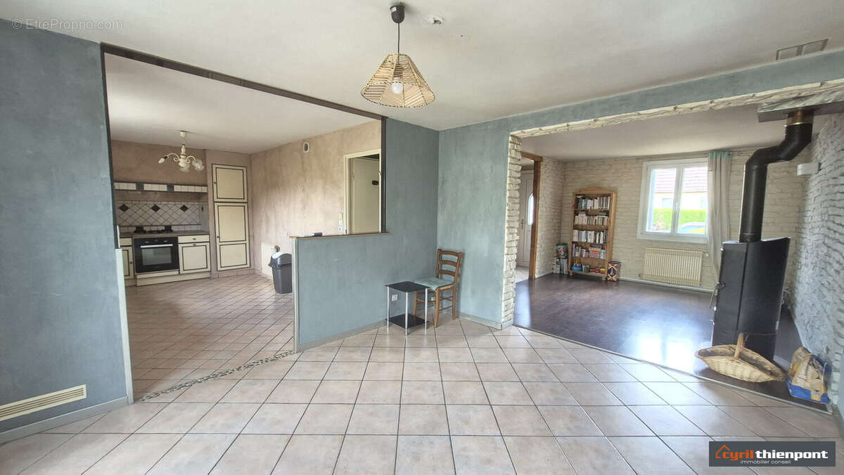 Maison 105 m² à Abbeville  - photo 2