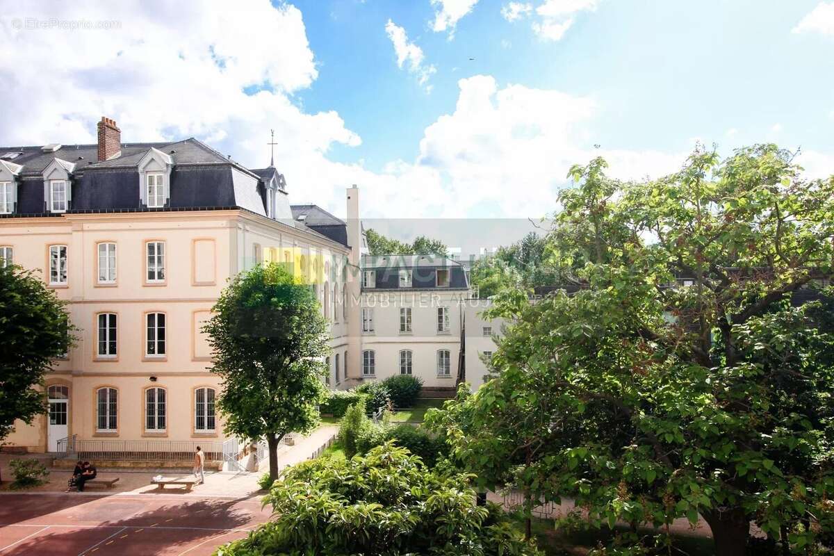 Appartement à LEVALLOIS-PERRET