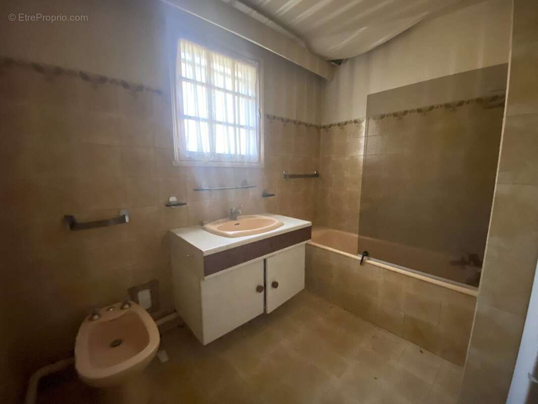 Maison à MARCILLY-EN-VILLETTE