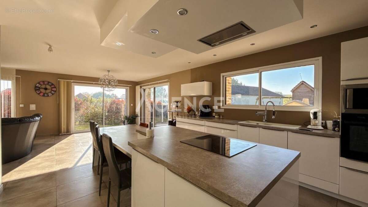 Maison à ROQUETOIRE