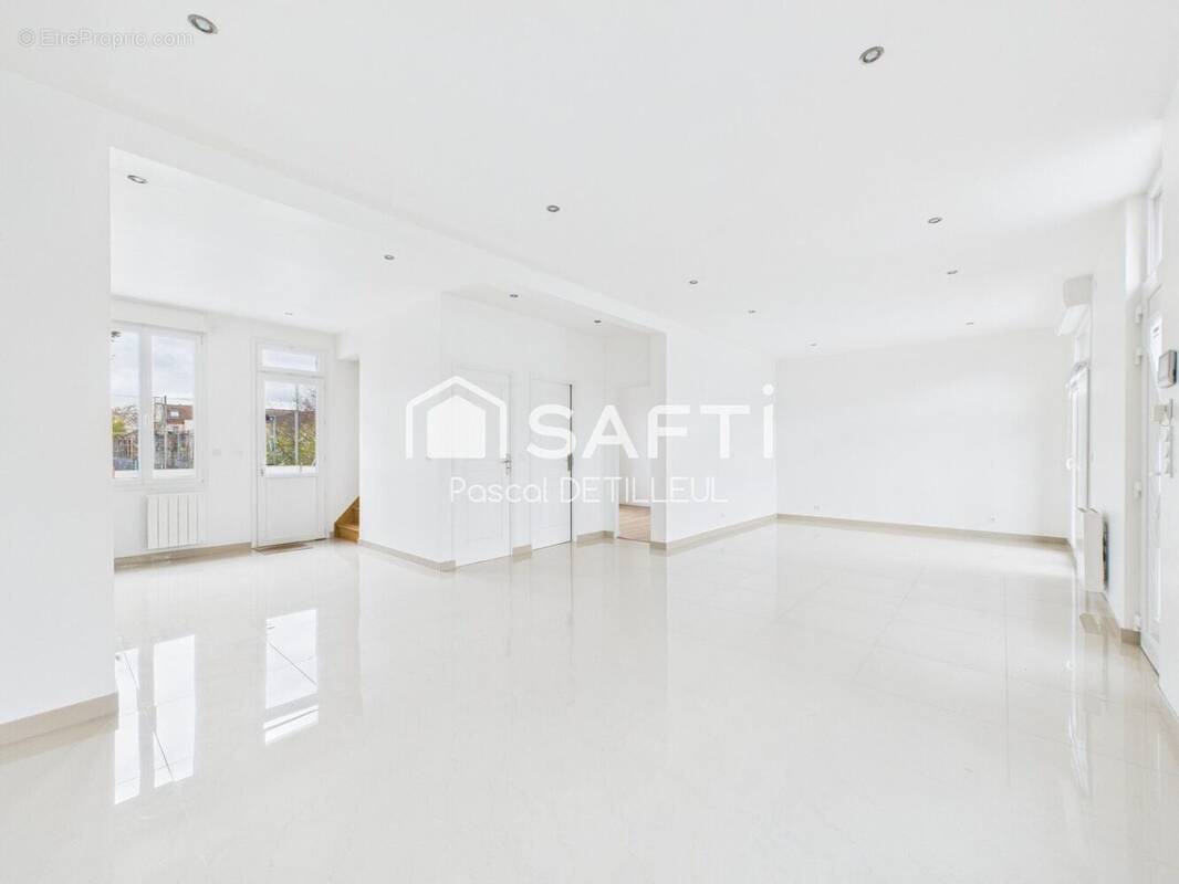 Photo 1 - Maison à NANTERRE