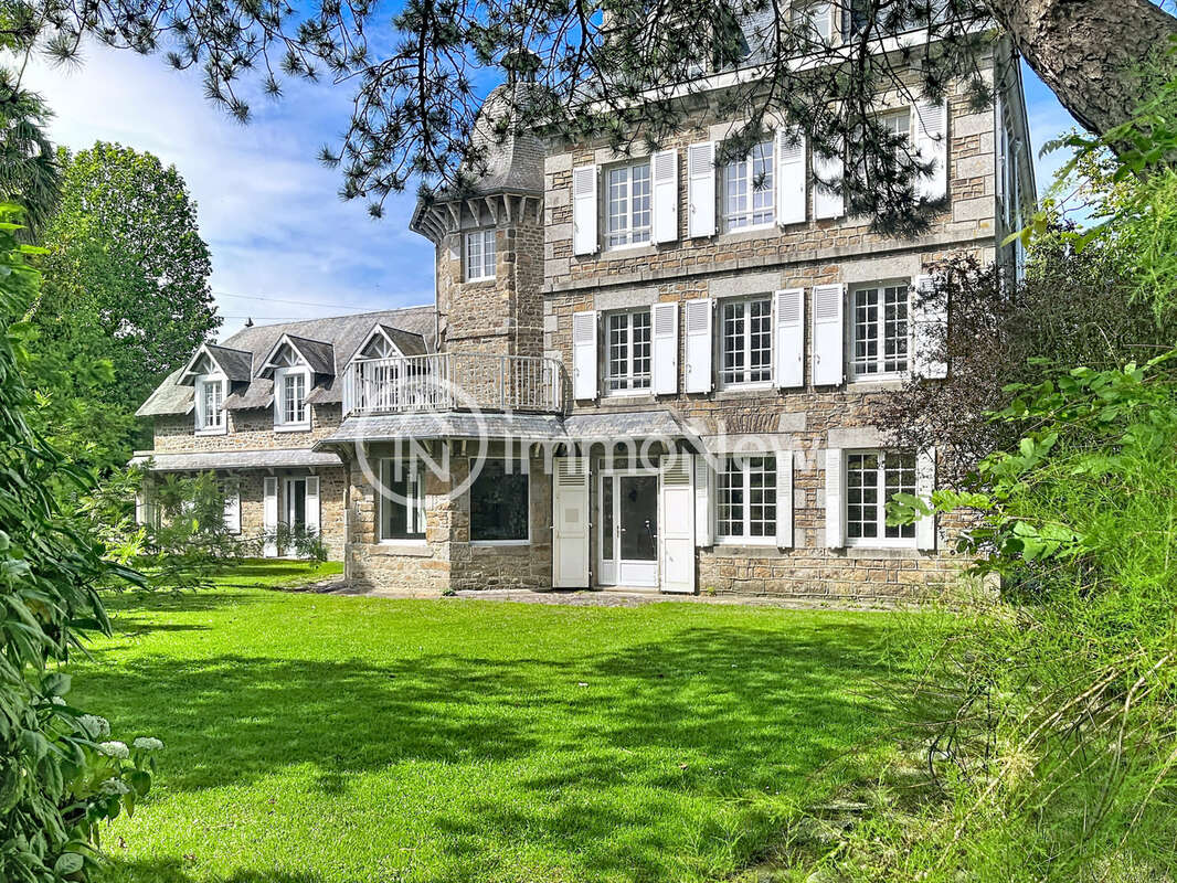 Un ancien manoir des années 1858 avec un terrain de plus de 6000m2 - photo 31