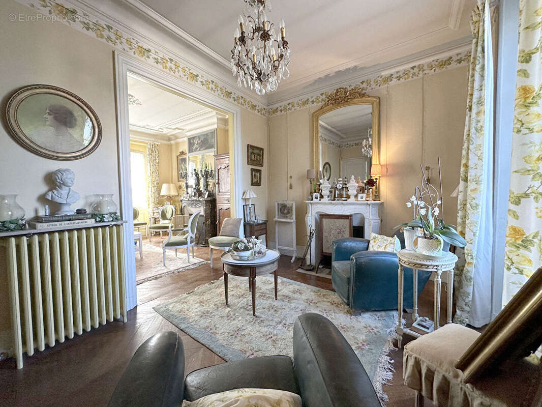 Maison à HOUDAN