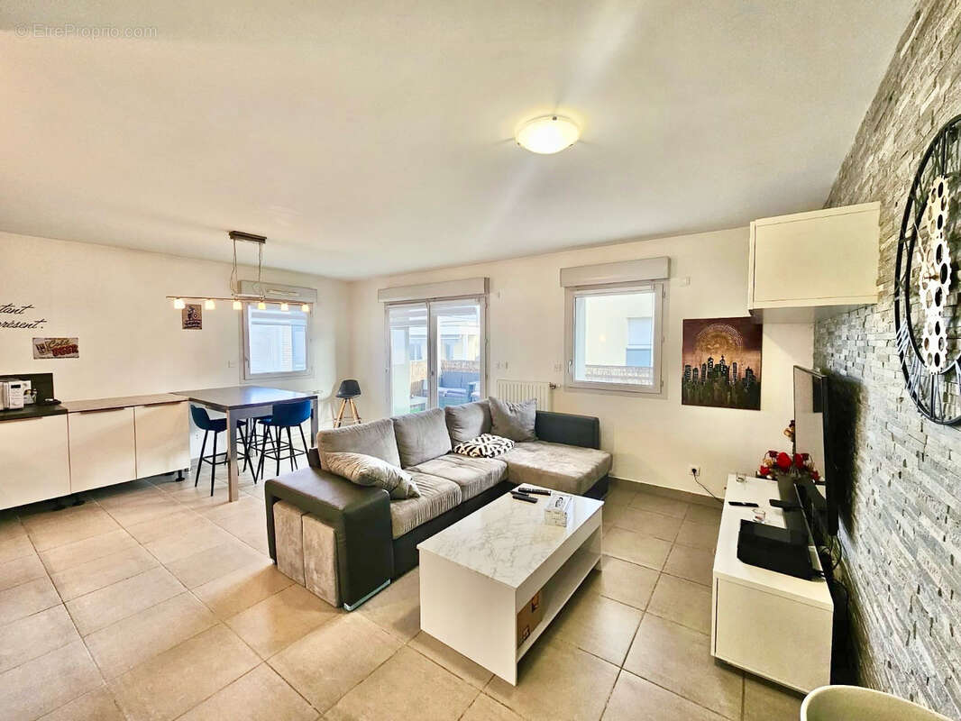 Appartement à VALLEIRY