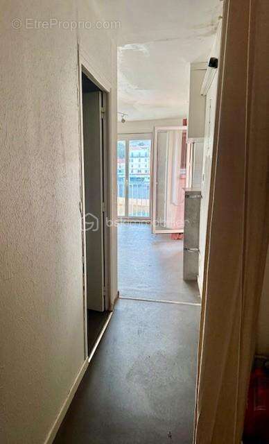 Plein sud pour cet appartement avec vue panoramique sur le port - photo 8