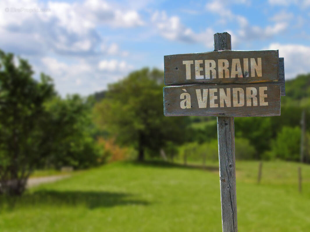 Terrain à IFFENDIC