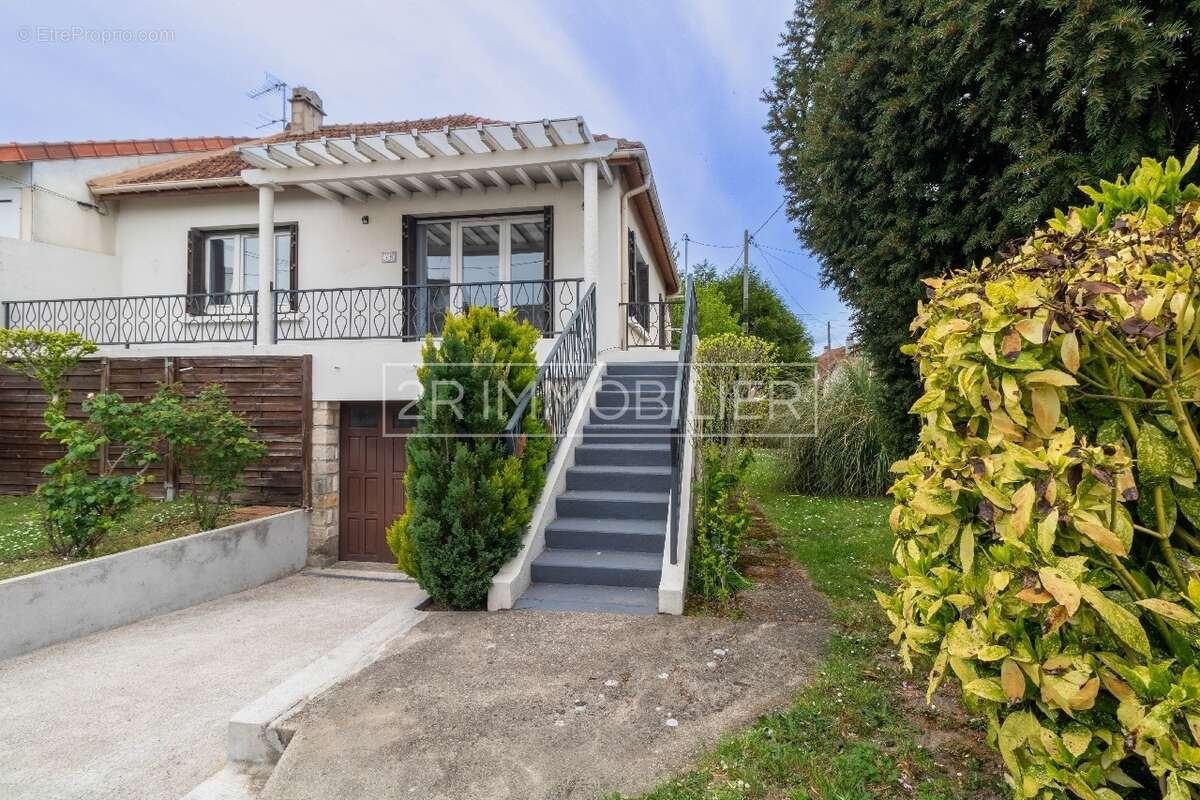 Maison à LIVRY-GARGAN