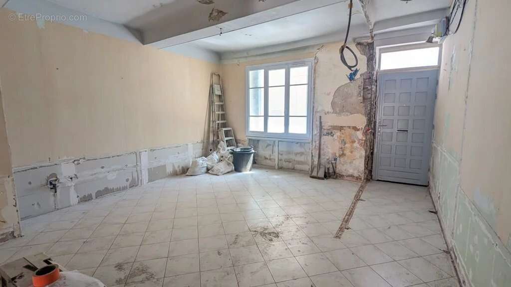Maison à FLASSANS-SUR-ISSOLE