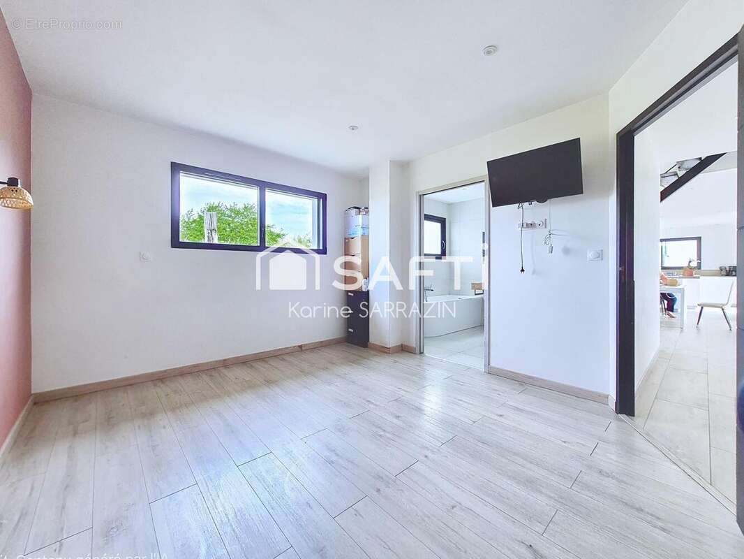 Maison 159 m² à Saint-Pair-Sur-Mer  - photo 8