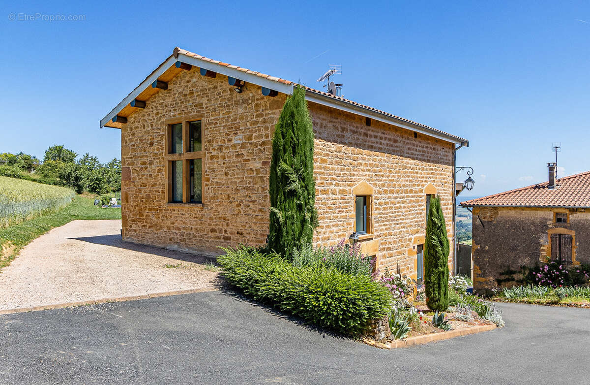 Maison à VILLE-SUR-JARNIOUX
