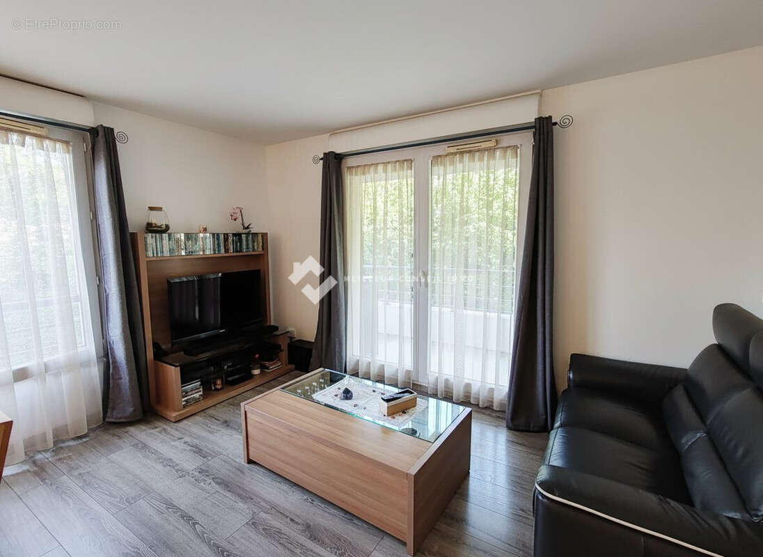 Appartement 82 m² à Noisy-Le-Grand  - photo 2