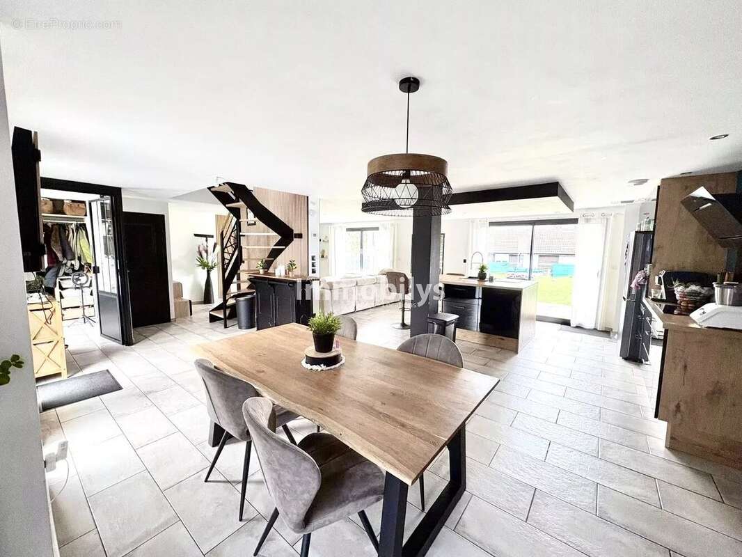 Maison à AUBERCHICOURT